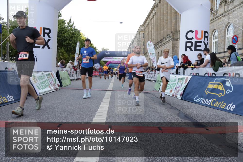 06.09.2026 - CURREX Alsterlauf Yannick Fuchs http://msf.ph/oto/10147823 06.09.2026 09:49:03 Ziel 2067, 2655, 2693, 3009, 3074, 3533, 3880, 4037, 4579, 4785, 5034, 5068, 5251, 5378, 5400, 5929, 5992, 6041, 6124, 6236, 6245, 8106 meine-sportfotos.de
