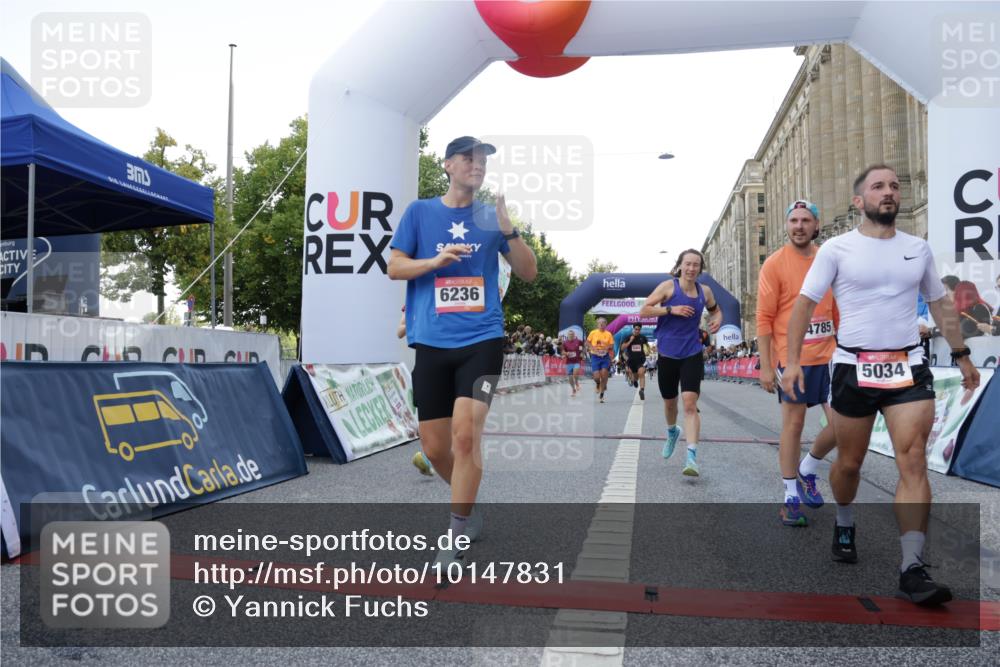 06.09.2026 - CURREX Alsterlauf Yannick Fuchs http://msf.ph/oto/10147831 06.09.2026 09:49:04 Ziel 2067, 2655, 2693, 3009, 3533, 3880, 4037, 4579, 4785, 5034, 5068, 5251, 5378, 5400, 5992, 6041, 6124, 6236, 6245, 6380, 8106 meine-sportfotos.de