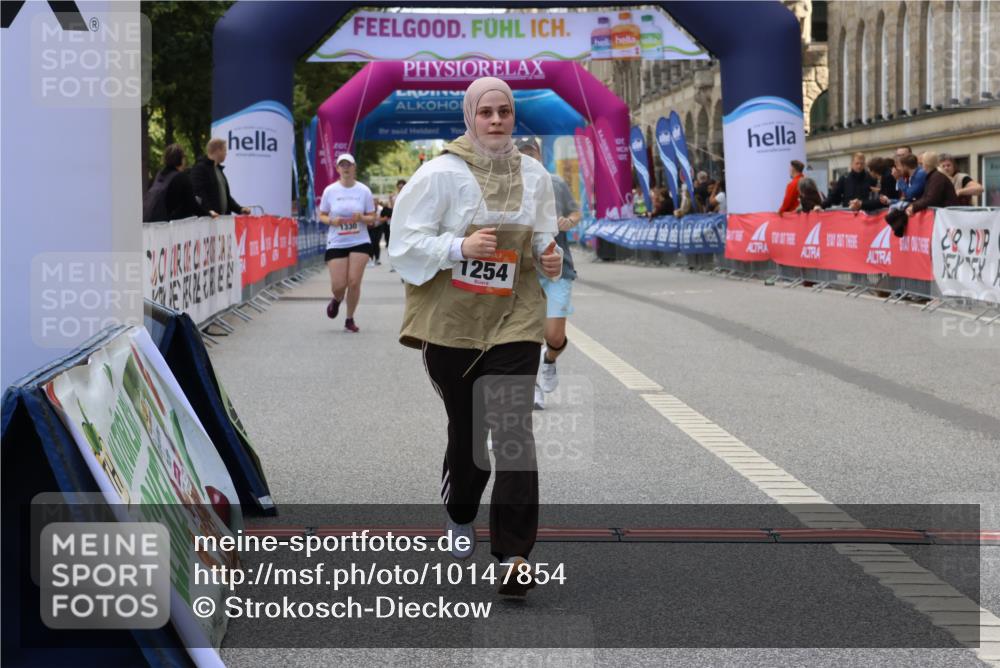 06.09.2026 - CURREX Alsterlauf Strokosch-Dieckow http://msf.ph/oto/10147854 06.09.2026 11:59:13 Ziel 1081, 1254, 1304 meine-sportfotos.de