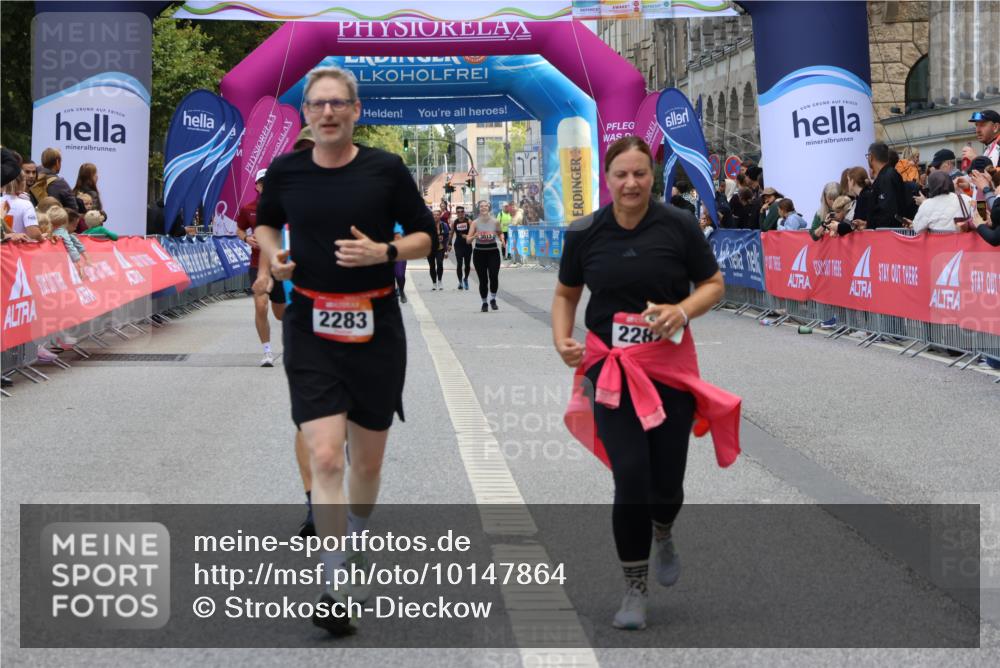 06.09.2026 - CURREX Alsterlauf Strokosch-Dieckow http://msf.ph/oto/10147864 06.09.2026 10:26:32 Ziel 2282, 2283, 3653, 3784, 4168 meine-sportfotos.de