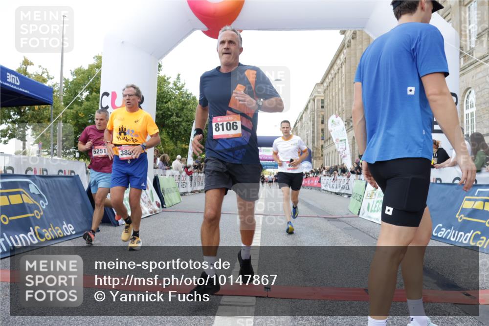 06.09.2026 - CURREX Alsterlauf Yannick Fuchs http://msf.ph/oto/10147867 06.09.2026 09:49:08 Ziel 3533, 3880, 3898, 4037, 4579, 4785, 5034, 5068, 5251, 5378, 5448, 5924, 6041, 6236, 6380, 8106 meine-sportfotos.de