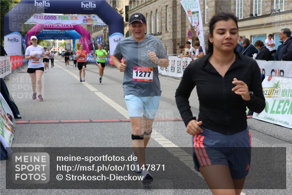 06.09.2026 - CURREX Alsterlauf Strokosch-Dieckow http://msf.ph/oto/10147871 06.09.2026 11:59:17 Ziel 1037, 1038, 1254, 1304, 1330 meine-sportfotos.de