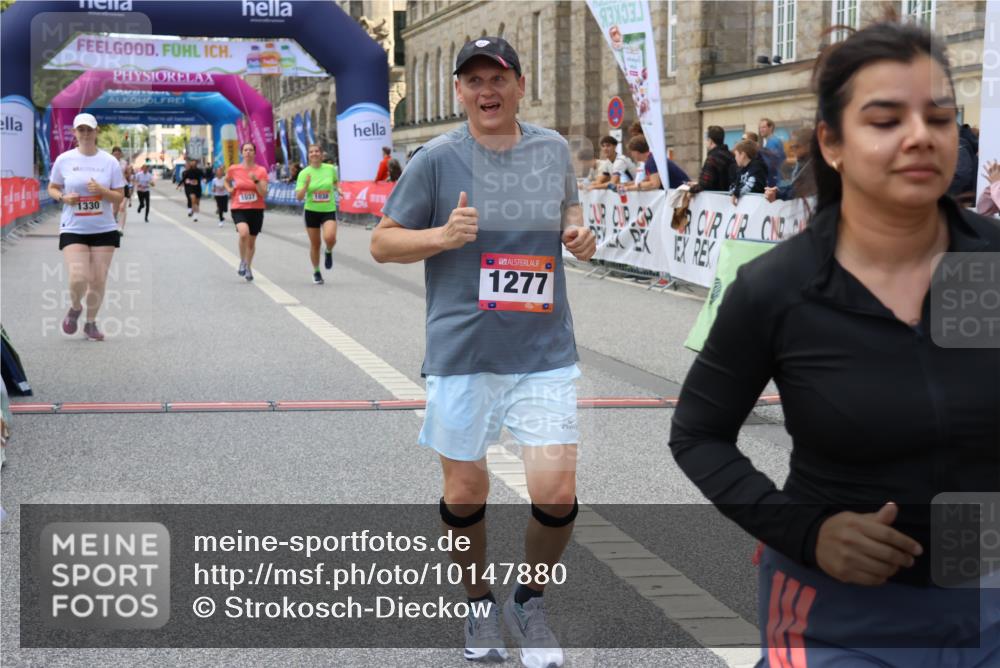 06.09.2026 - CURREX Alsterlauf Strokosch-Dieckow http://msf.ph/oto/10147880 06.09.2026 11:59:18 Ziel 1037, 1038, 1254, 1304, 1330 meine-sportfotos.de