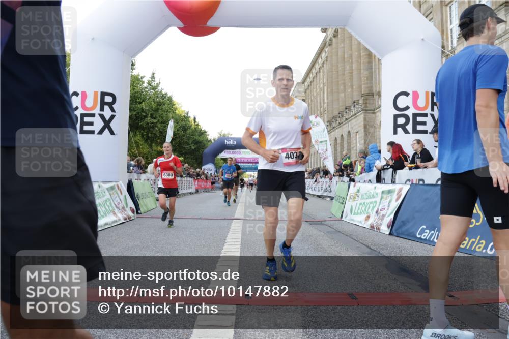 06.09.2026 - CURREX Alsterlauf Yannick Fuchs http://msf.ph/oto/10147882 06.09.2026 09:49:09 Ziel 3533, 3880, 3898, 4037, 4785, 5034, 5068, 5251, 5378, 5448, 5924, 6041, 6236, 6380, 8106 meine-sportfotos.de