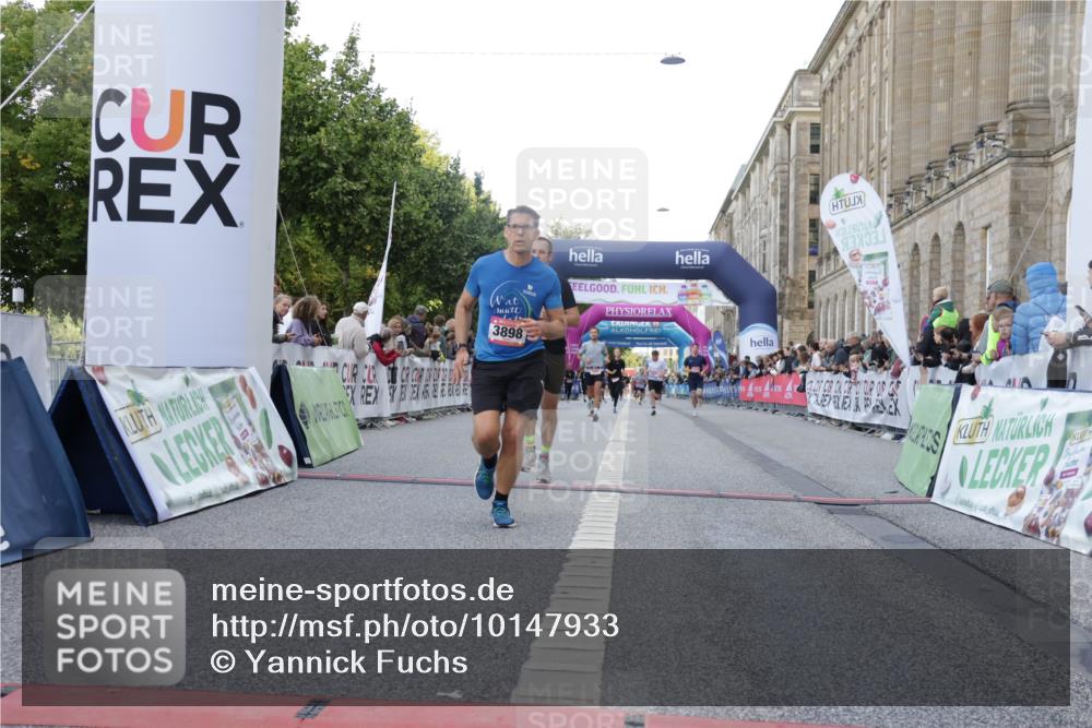 06.09.2026 - CURREX Alsterlauf Yannick Fuchs http://msf.ph/oto/10147933 06.09.2026 09:49:11 Ziel 2009, 3533, 3880, 3898, 4037, 4249, 5068, 5251, 5378, 5448, 5667, 5924, 6380, 6415, 8106 meine-sportfotos.de