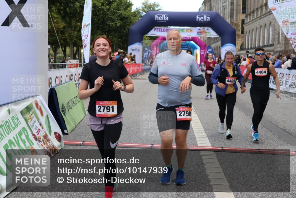 06.09.2026 - CURREX Alsterlauf Strokosch-Dieckow http://msf.ph/oto/10147939 06.09.2026 10:26:58 Ziel 2253, 2790, 2791, 3165, 4484, 4489, 5155, 5156 meine-sportfotos.de