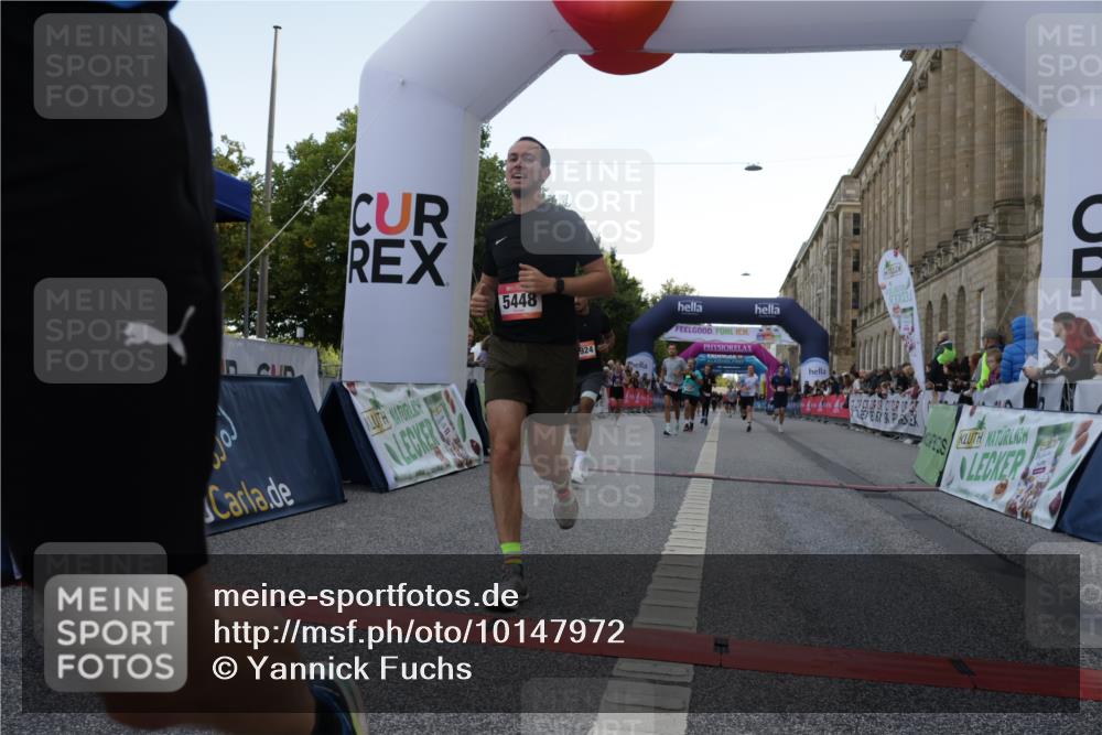 06.09.2026 - CURREX Alsterlauf Yannick Fuchs http://msf.ph/oto/10147972 06.09.2026 09:49:12 Ziel 2009, 2216, 3880, 3898, 4037, 4249, 5068, 5251, 5448, 5667, 5924, 6173, 6380, 6415, 8106 meine-sportfotos.de