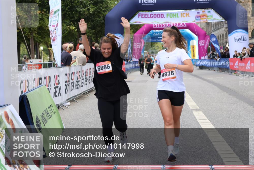 06.09.2026 - CURREX Alsterlauf Strokosch-Dieckow http://msf.ph/oto/10147998 06.09.2026 10:27:05 Ziel 4484, 4489, 4978, 5066, 5155, 5156 meine-sportfotos.de
