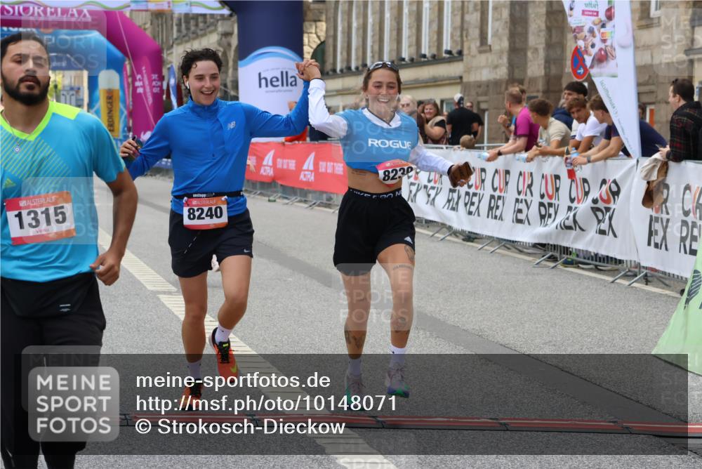 06.09.2026 - CURREX Alsterlauf Strokosch-Dieckow http://msf.ph/oto/10148071 06.09.2026 12:00:10 Ziel 1104, 1276, 1289, 1315, 1322, 8239, 8240 meine-sportfotos.de