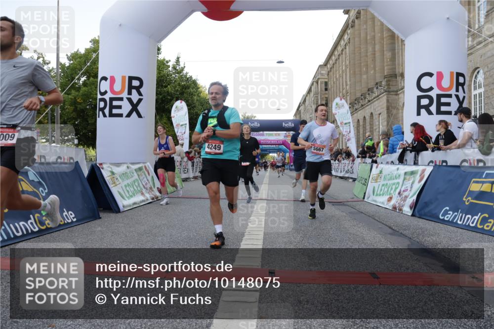 06.09.2026 - CURREX Alsterlauf Yannick Fuchs http://msf.ph/oto/10148075 06.09.2026 09:49:16 Ziel 2009, 2216, 3383, 3845, 3898, 4249, 5331, 5448, 5667, 5924, 6173, 6380, 6415, 8065 meine-sportfotos.de