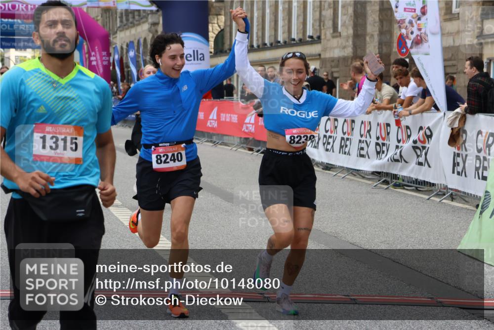 06.09.2026 - CURREX Alsterlauf Strokosch-Dieckow http://msf.ph/oto/10148080 06.09.2026 12:00:10 Ziel 1104, 1276, 1289, 1315, 1322, 8239, 8240 meine-sportfotos.de