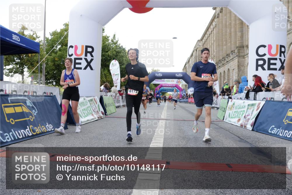 06.09.2026 - CURREX Alsterlauf Yannick Fuchs http://msf.ph/oto/10148117 06.09.2026 09:49:18 Ziel 1045, 2009, 2216, 3383, 3845, 3898, 3940, 4249, 4722, 5331, 5448, 5667, 5784, 5924, 6173, 6415, 8065 meine-sportfotos.de