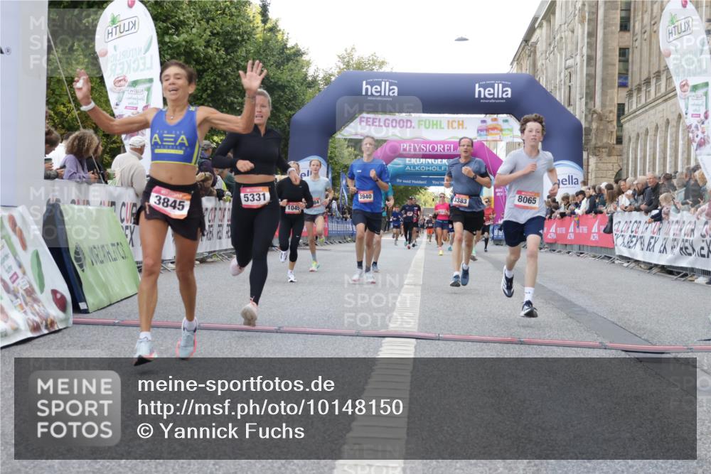 06.09.2026 - CURREX Alsterlauf Yannick Fuchs http://msf.ph/oto/10148150 06.09.2026 09:49:20 Ziel 1045, 2009, 2216, 3383, 3845, 3940, 4249, 4722, 4999, 5331, 5667, 5784, 5924, 6173, 6415, 8065 meine-sportfotos.de