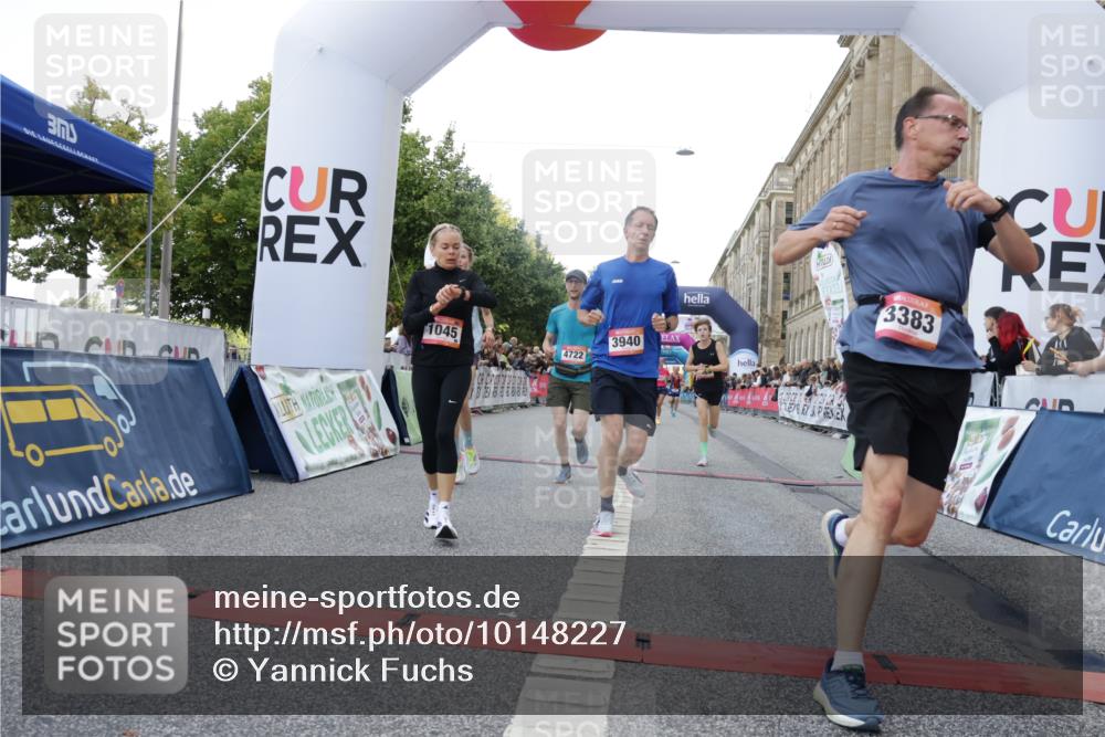 06.09.2026 - CURREX Alsterlauf Yannick Fuchs http://msf.ph/oto/10148227 06.09.2026 09:49:23 Ziel 1045, 2216, 3383, 3845, 3940, 4249, 4722, 4999, 5331, 5667, 5784, 6105, 6123, 6173, 6181, 6240, 6415, 8065 meine-sportfotos.de