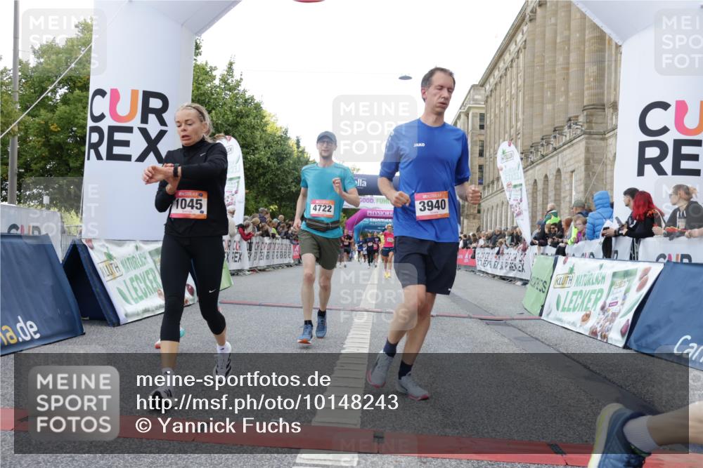 06.09.2026 - CURREX Alsterlauf Yannick Fuchs http://msf.ph/oto/10148243 06.09.2026 09:49:23 Ziel 1045, 2216, 3383, 3845, 3940, 4249, 4722, 4999, 5331, 5667, 5784, 6105, 6123, 6173, 6181, 6240, 6415, 8065 meine-sportfotos.de