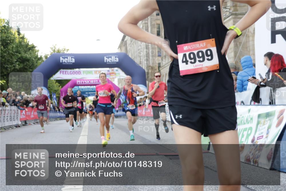 06.09.2026 - CURREX Alsterlauf Yannick Fuchs http://msf.ph/oto/10148319 06.09.2026 09:49:26 Ziel 1045, 2812, 3033, 3246, 3383, 3845, 3940, 4722, 4999, 5331, 5605, 5760, 5784, 6105, 6123, 6181, 6240, 8065 meine-sportfotos.de