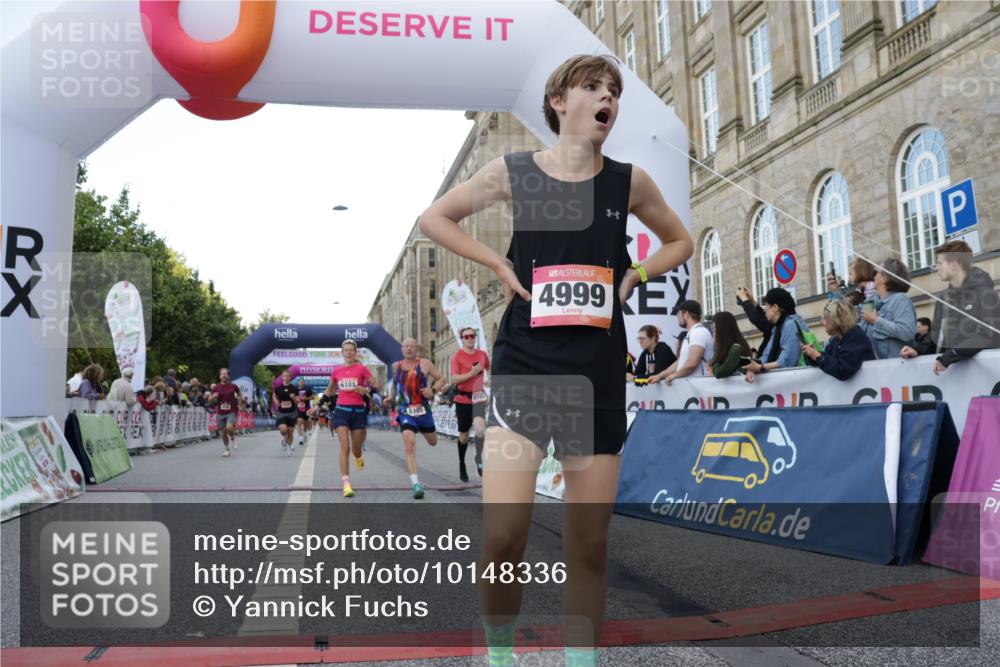 06.09.2026 - CURREX Alsterlauf Yannick Fuchs http://msf.ph/oto/10148336 06.09.2026 09:49:26 Ziel 1045, 2812, 3033, 3246, 3383, 3845, 3940, 4722, 4999, 5331, 5605, 5760, 5784, 6105, 6123, 6181, 6240, 8065 meine-sportfotos.de