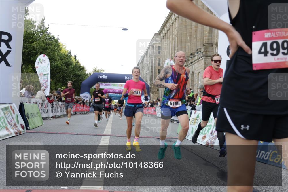 06.09.2026 - CURREX Alsterlauf Yannick Fuchs http://msf.ph/oto/10148366 06.09.2026 09:49:27 Ziel 1045, 2112, 2812, 3033, 3246, 3383, 3940, 4722, 4999, 5331, 5605, 5760, 5784, 6105, 6123, 6181, 6240, 8065 meine-sportfotos.de