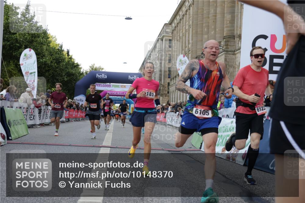 06.09.2026 - CURREX Alsterlauf Yannick Fuchs http://msf.ph/oto/10148370 06.09.2026 09:49:27 Ziel 1045, 2112, 2812, 3033, 3246, 3383, 3940, 4722, 4999, 5331, 5605, 5760, 5784, 6105, 6123, 6181, 6240, 8065 meine-sportfotos.de