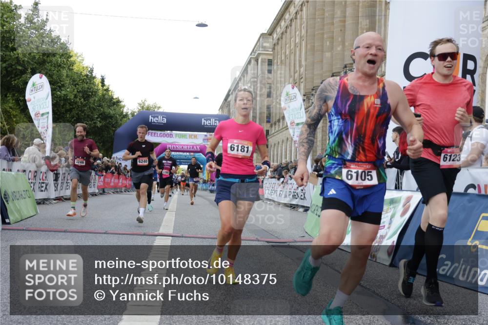 06.09.2026 - CURREX Alsterlauf Yannick Fuchs http://msf.ph/oto/10148375 06.09.2026 09:49:28 Ziel 1045, 2112, 2812, 3033, 3246, 3383, 3940, 4722, 4999, 5605, 5760, 5784, 6105, 6123, 6181, 6240 meine-sportfotos.de