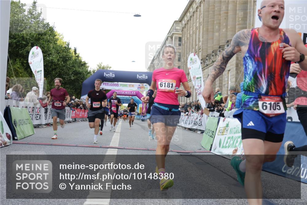 06.09.2026 - CURREX Alsterlauf Yannick Fuchs http://msf.ph/oto/10148380 06.09.2026 09:49:28 Ziel 1045, 2112, 2812, 3033, 3246, 3383, 3940, 4722, 4999, 5605, 5760, 5784, 6105, 6123, 6181, 6240 meine-sportfotos.de