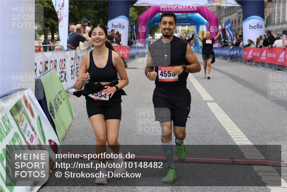 06.09.2026 - CURREX Alsterlauf Strokosch-Dieckow http://msf.ph/oto/10148482 06.09.2026 10:29:12 Ziel 4554, 4555 meine-sportfotos.de
