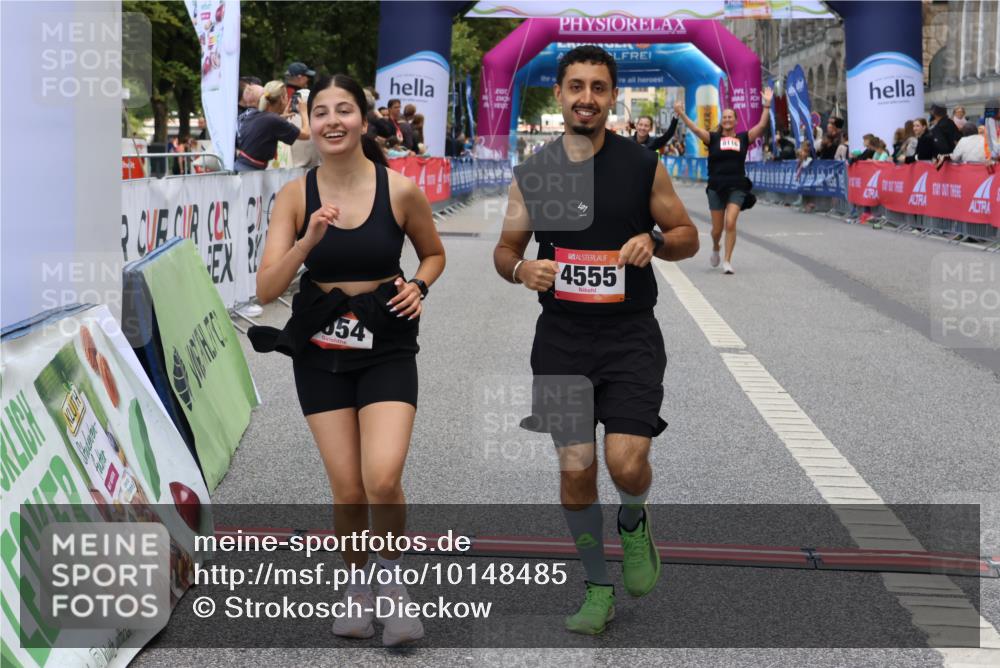 06.09.2026 - CURREX Alsterlauf Strokosch-Dieckow http://msf.ph/oto/10148485 06.09.2026 10:29:12 Ziel 4554, 4555 meine-sportfotos.de