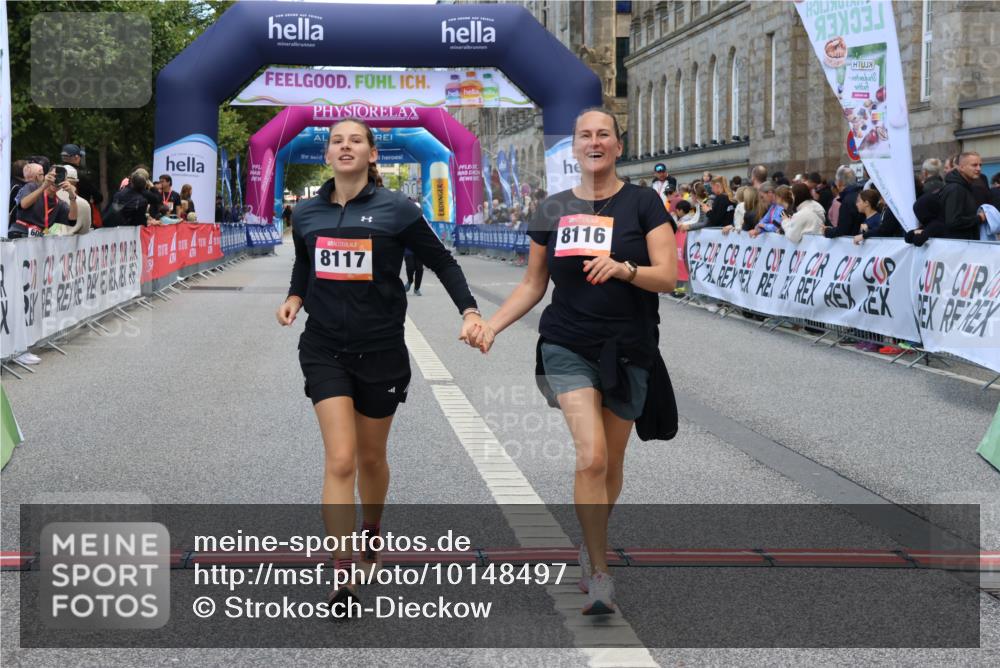 06.09.2026 - CURREX Alsterlauf Strokosch-Dieckow http://msf.ph/oto/10148497 06.09.2026 10:29:20 Ziel 8116, 8117 meine-sportfotos.de