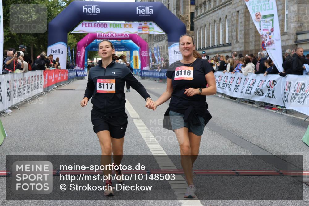 06.09.2026 - CURREX Alsterlauf Strokosch-Dieckow http://msf.ph/oto/10148503 06.09.2026 10:29:20 Ziel 8116, 8117 meine-sportfotos.de