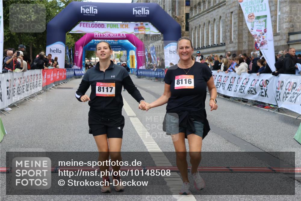 06.09.2026 - CURREX Alsterlauf Strokosch-Dieckow http://msf.ph/oto/10148508 06.09.2026 10:29:20 Ziel 8116, 8117 meine-sportfotos.de
