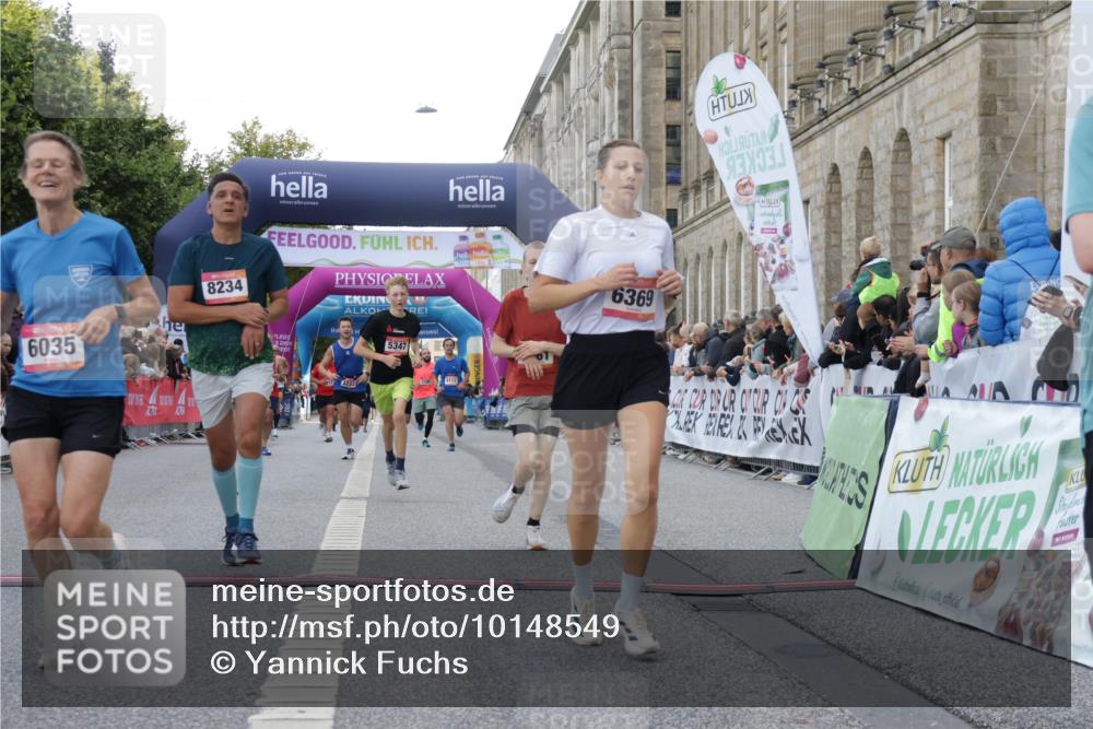 06.09.2026 - CURREX Alsterlauf Yannick Fuchs http://msf.ph/oto/10148549 06.09.2026 09:49:40 Ziel 2373, 2577, 2961, 3223, 3876, 4240, 4275, 4896, 5175, 5347, 6035, 6358, 6369, 8073, 8234 meine-sportfotos.de