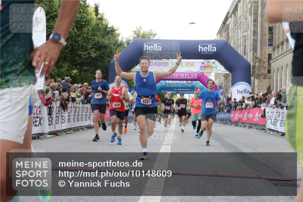 06.09.2026 - CURREX Alsterlauf Yannick Fuchs http://msf.ph/oto/10148609 06.09.2026 09:49:43 Ziel 2180, 2373, 2577, 2609, 2870, 2961, 3113, 3223, 3876, 4112, 4240, 4275, 5175, 5347, 5902, 6035, 6323, 6358, 6369, 8234, 8337 meine-sportfotos.de