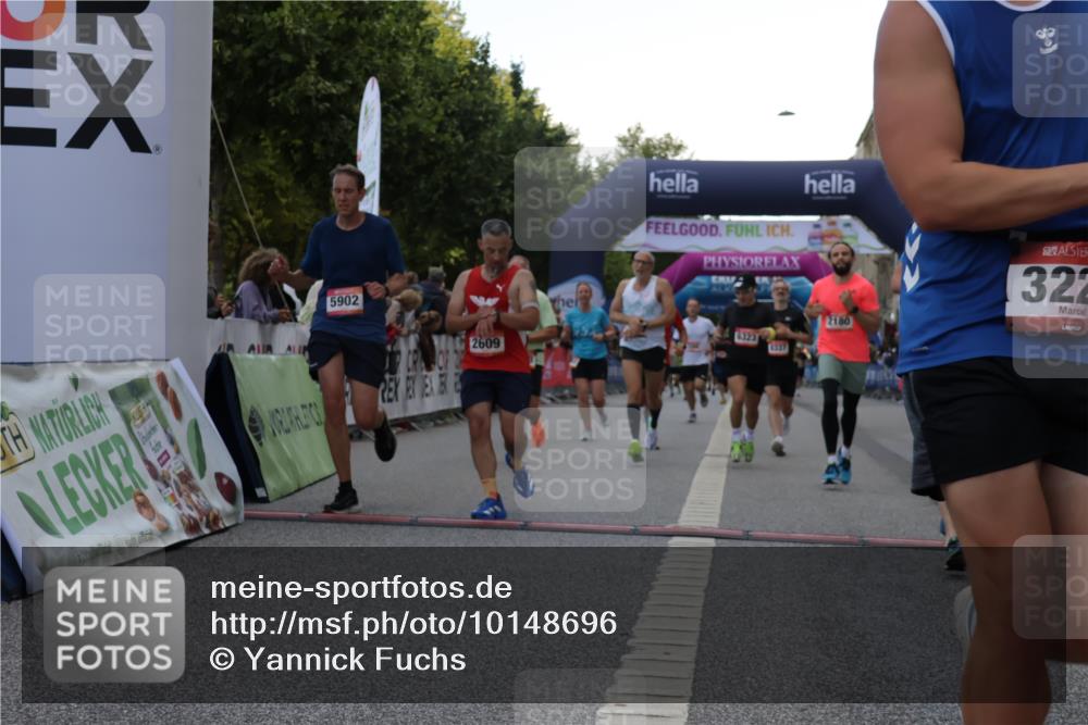 06.09.2026 - CURREX Alsterlauf Yannick Fuchs http://msf.ph/oto/10148696 06.09.2026 09:49:46 Ziel 2180, 2609, 2870, 2961, 3063, 3113, 3223, 3368, 4112, 4212, 4240, 5175, 5347, 5902, 6035, 6323, 6369, 8234, 8337 meine-sportfotos.de