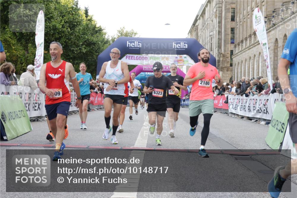 06.09.2026 - CURREX Alsterlauf Yannick Fuchs http://msf.ph/oto/10148717 06.09.2026 09:49:47 Ziel 2180, 2609, 2870, 2961, 3063, 3113, 3223, 3368, 4112, 4212, 5175, 5347, 5902, 6323, 8234, 8337 meine-sportfotos.de
