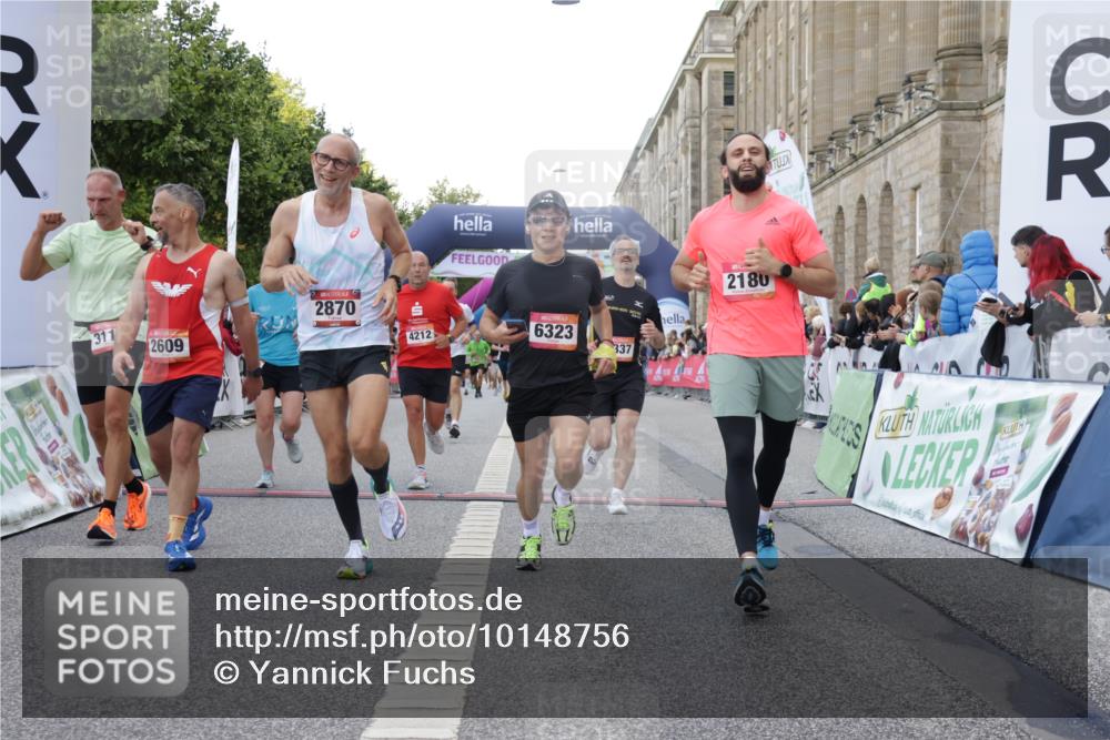 06.09.2026 - CURREX Alsterlauf Yannick Fuchs http://msf.ph/oto/10148756 06.09.2026 09:49:48 Ziel 2180, 2609, 2870, 2961, 3063, 3113, 3223, 3368, 4112, 4212, 5175, 5347, 5902, 6323, 8337 meine-sportfotos.de