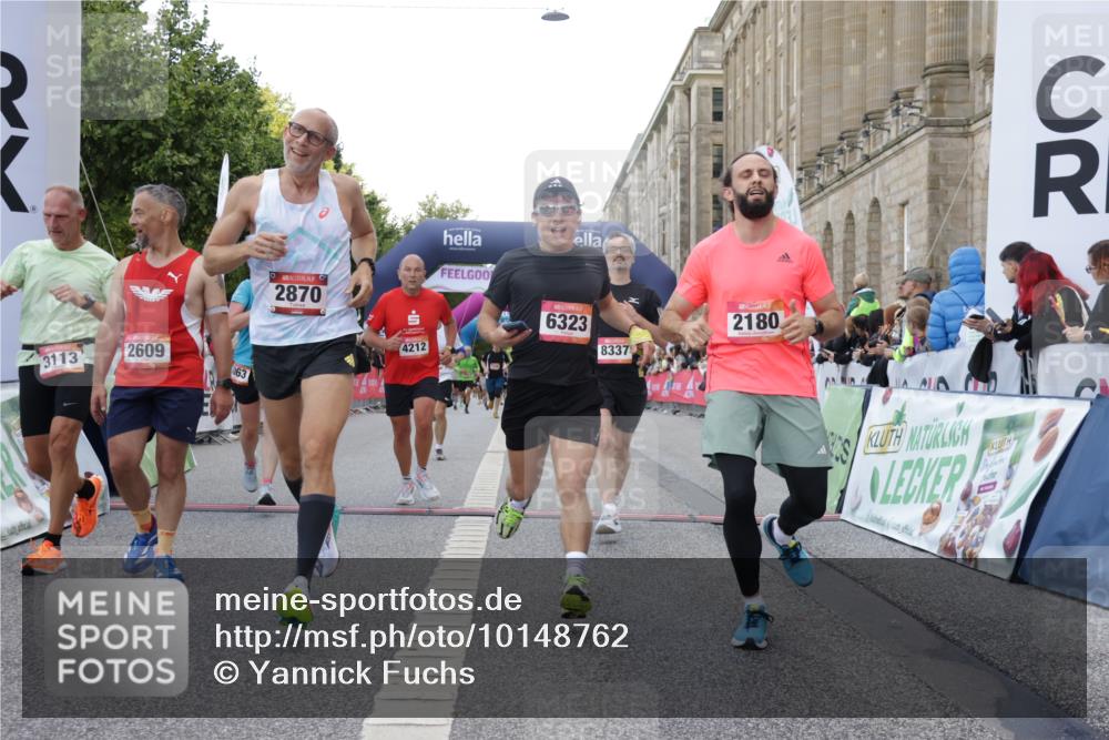 06.09.2026 - CURREX Alsterlauf Yannick Fuchs http://msf.ph/oto/10148762 06.09.2026 09:49:48 Ziel 2180, 2609, 2870, 2961, 3063, 3113, 3223, 3368, 4112, 4212, 5175, 5347, 5902, 6323, 8337 meine-sportfotos.de