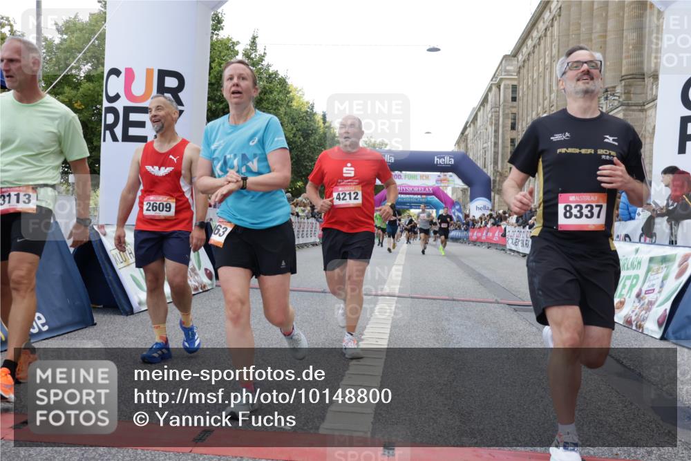 06.09.2026 - CURREX Alsterlauf Yannick Fuchs http://msf.ph/oto/10148800 06.09.2026 09:49:50 Ziel 2180, 2609, 2870, 3063, 3113, 3223, 3368, 4112, 4161, 4212, 4428, 4532, 4932, 5346, 5902, 6323, 8337 meine-sportfotos.de