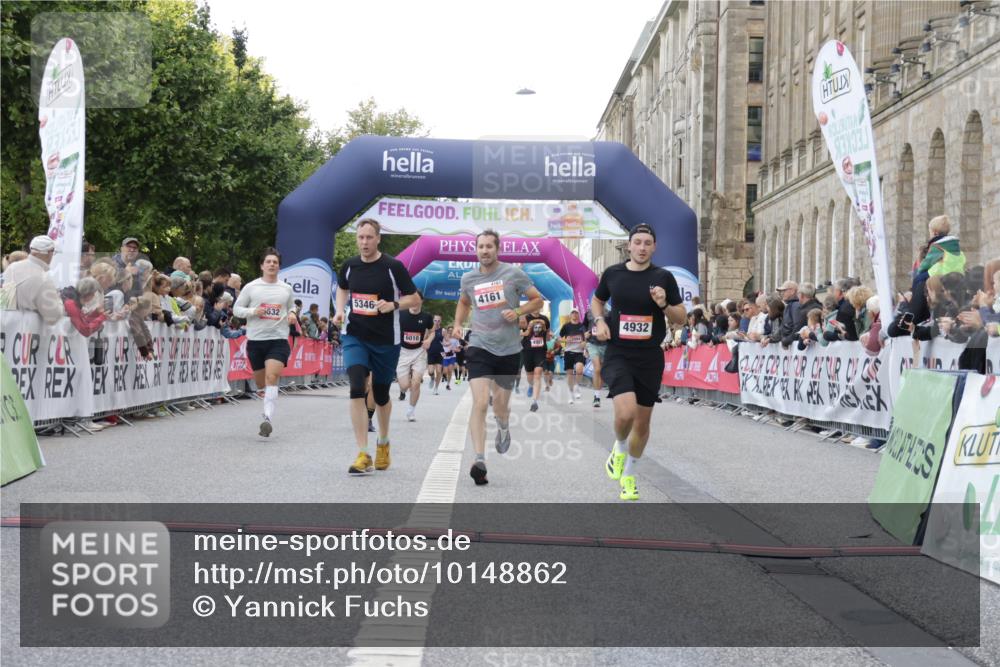 06.09.2026 - CURREX Alsterlauf Yannick Fuchs http://msf.ph/oto/10148862 06.09.2026 09:49:53 Ziel 2180, 2609, 2870, 3063, 3113, 3368, 4112, 4161, 4212, 4428, 4532, 4932, 4954, 5346, 5902, 6010, 6323, 6475, 8337 meine-sportfotos.de