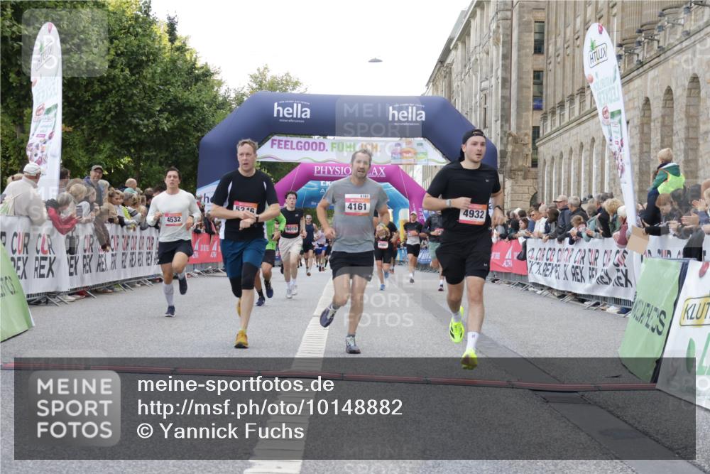 06.09.2026 - CURREX Alsterlauf Yannick Fuchs http://msf.ph/oto/10148882 06.09.2026 09:49:53 Ziel 2180, 2609, 2870, 3063, 3113, 3368, 4112, 4161, 4212, 4428, 4532, 4932, 4954, 5346, 5902, 6010, 6323, 6475, 8337 meine-sportfotos.de