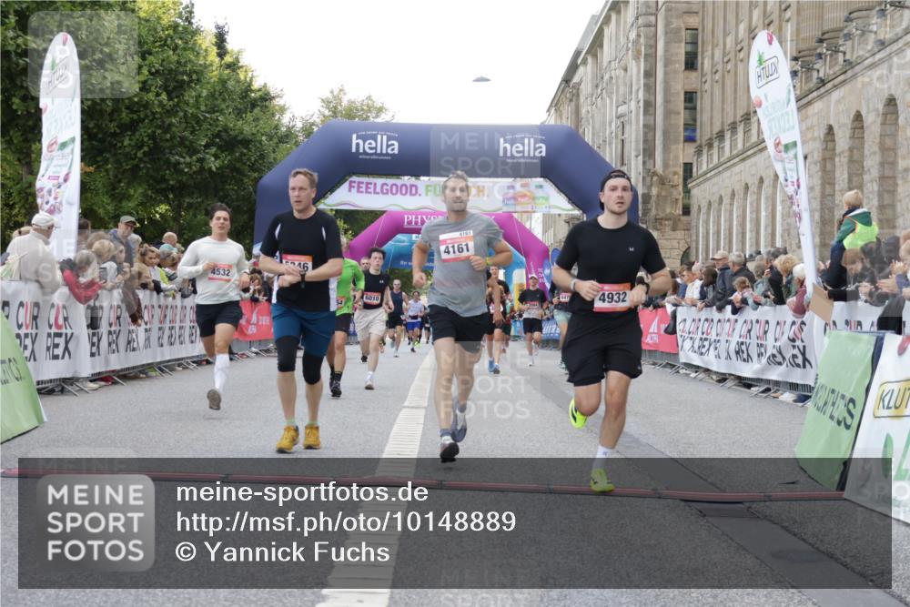 06.09.2026 - CURREX Alsterlauf Yannick Fuchs http://msf.ph/oto/10148889 06.09.2026 09:49:53 Ziel 2180, 2609, 2870, 3063, 3113, 3368, 4112, 4161, 4212, 4428, 4532, 4932, 4954, 5346, 5902, 6010, 6323, 6475, 8337 meine-sportfotos.de