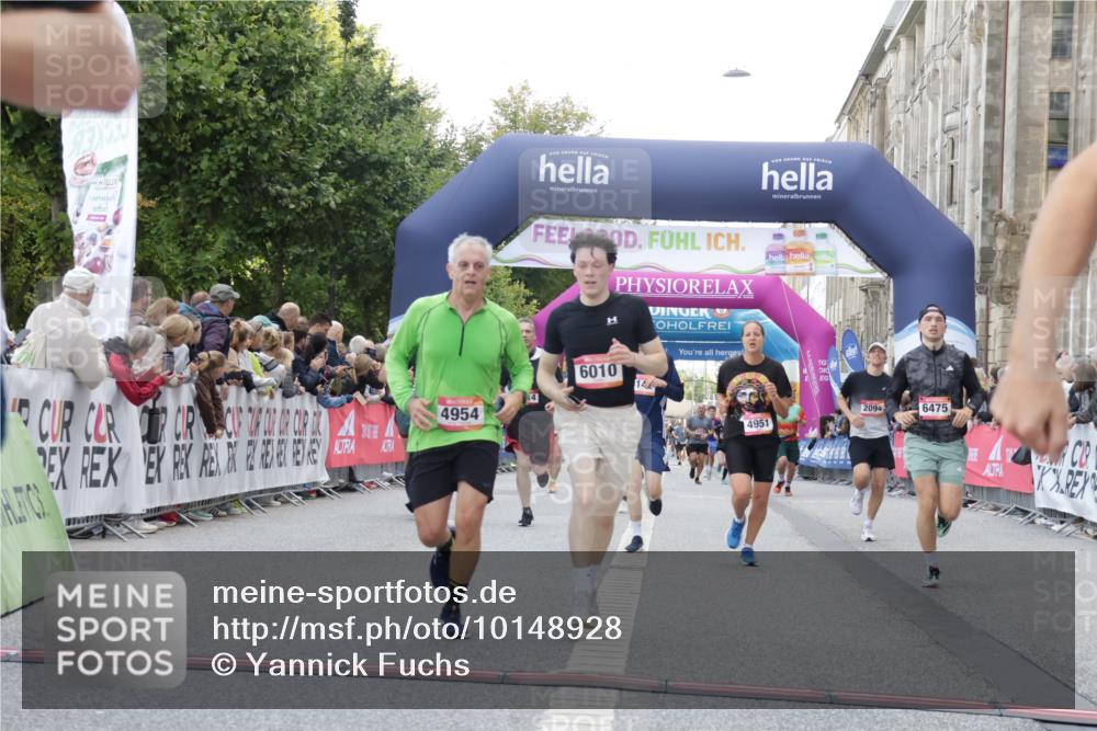 06.09.2026 - CURREX Alsterlauf Yannick Fuchs http://msf.ph/oto/10148928 06.09.2026 09:49:56 Ziel 2094, 2814, 2823, 3063, 3368, 3492, 4142, 4161, 4212, 4428, 4532, 4932, 4951, 4954, 5346, 6010, 6475 meine-sportfotos.de