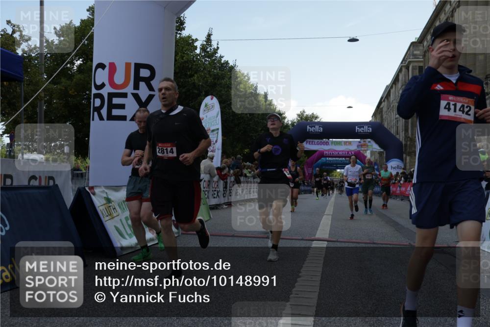 06.09.2026 - CURREX Alsterlauf Yannick Fuchs http://msf.ph/oto/10148991 06.09.2026 09:50:01 Ziel 2094, 2814, 2823, 3492, 4105, 4142, 4161, 4428, 4532, 4932, 4951, 4954, 5346, 5628, 5744, 5834, 6010, 6157, 6475 meine-sportfotos.de