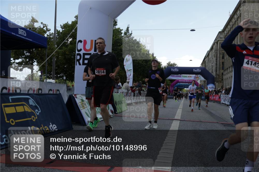 06.09.2026 - CURREX Alsterlauf Yannick Fuchs http://msf.ph/oto/10148996 06.09.2026 09:50:01 Ziel 2094, 2814, 2823, 3492, 4105, 4142, 4161, 4428, 4532, 4932, 4951, 4954, 5346, 5628, 5744, 5834, 6010, 6157, 6475 meine-sportfotos.de