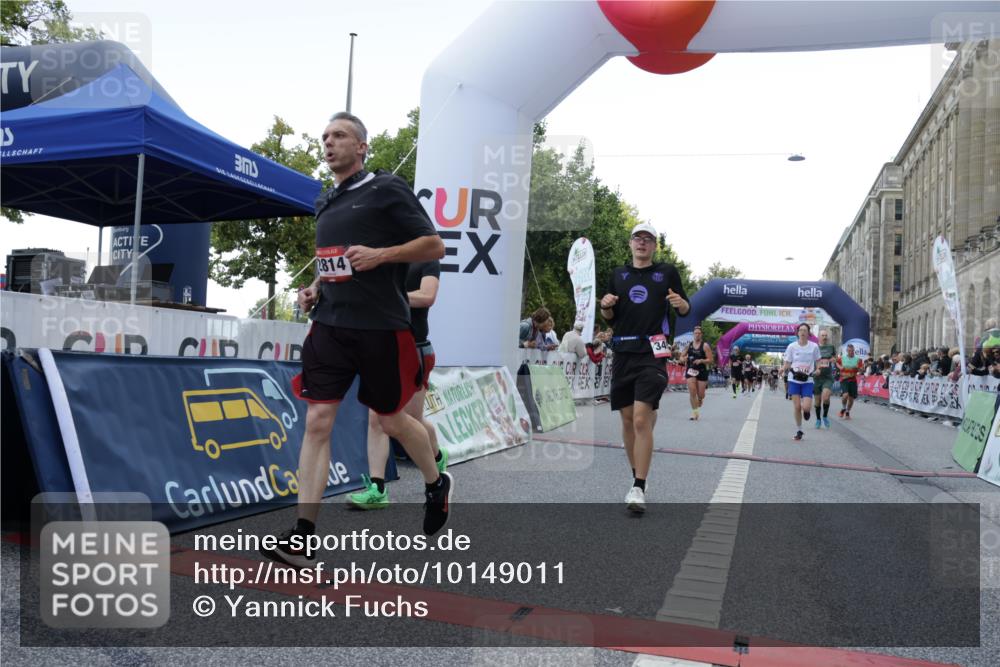 06.09.2026 - CURREX Alsterlauf Yannick Fuchs http://msf.ph/oto/10149011 06.09.2026 09:50:02 Ziel 2020, 2094, 2814, 2823, 3492, 4105, 4142, 4428, 4532, 4951, 4954, 5628, 5744, 5834, 6010, 6157, 6475 meine-sportfotos.de