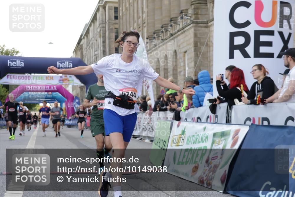 06.09.2026 - CURREX Alsterlauf Yannick Fuchs http://msf.ph/oto/10149038 06.09.2026 09:50:03 Ziel 2020, 2094, 2814, 2823, 3492, 3739, 4105, 4142, 4393, 4951, 4954, 5628, 5744, 5834, 6010, 6157, 6475 meine-sportfotos.de