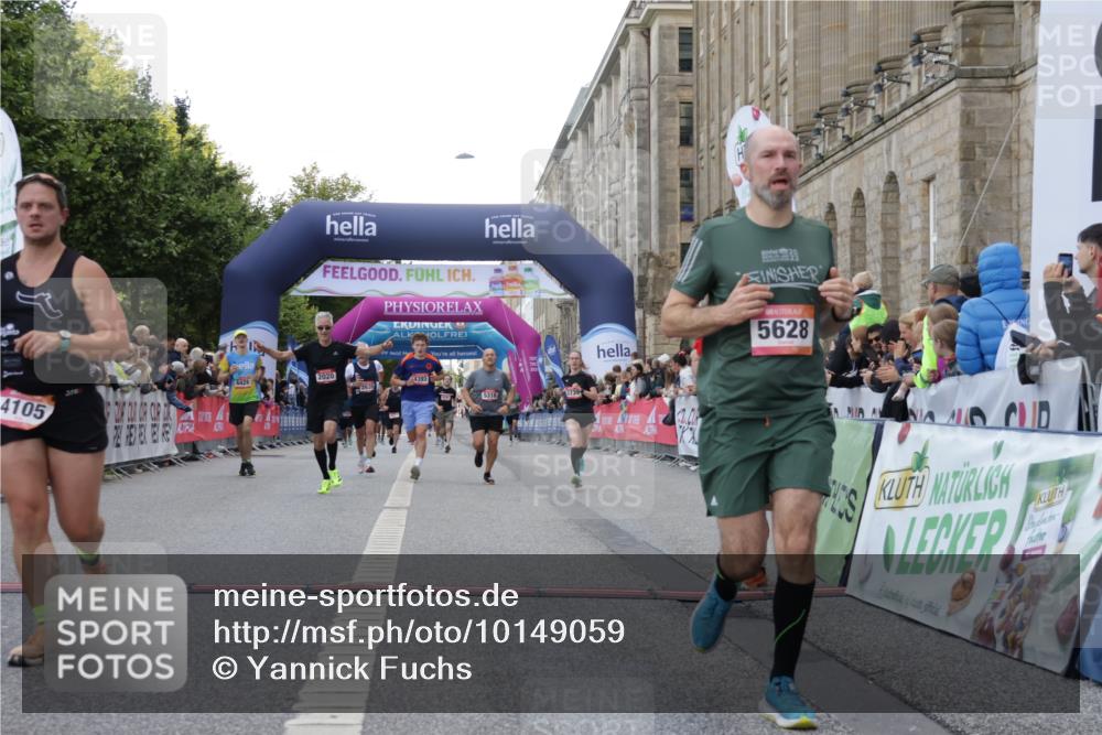 06.09.2026 - CURREX Alsterlauf Yannick Fuchs http://msf.ph/oto/10149059 06.09.2026 09:50:04 Ziel 2020, 2094, 2639, 2814, 2823, 3492, 3739, 4105, 4142, 4393, 4951, 4954, 5316, 5628, 5744, 5834, 6010, 6157, 6428, 6475 meine-sportfotos.de