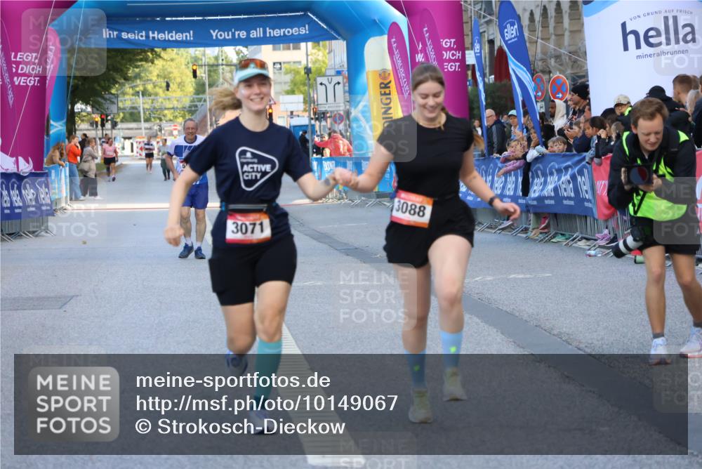 06.09.2026 - CURREX Alsterlauf Strokosch-Dieckow http://msf.ph/oto/10149067 06.09.2026 10:34:20 Ziel 3071, 3088 meine-sportfotos.de