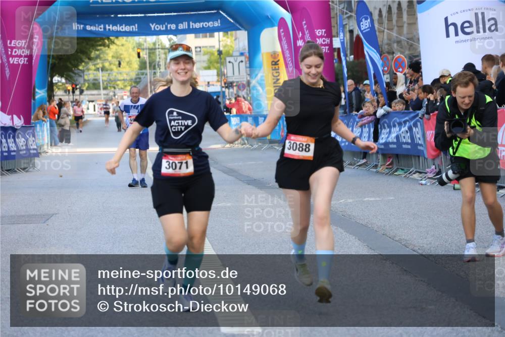 06.09.2026 - CURREX Alsterlauf Strokosch-Dieckow http://msf.ph/oto/10149068 06.09.2026 10:34:20 Ziel 3071, 3088 meine-sportfotos.de