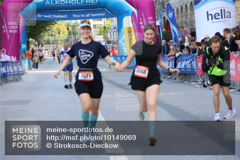 06.09.2026 - CURREX Alsterlauf Strokosch-Dieckow http://msf.ph/oto/10149069 06.09.2026 10:34:20 Ziel 3071, 3088 meine-sportfotos.de