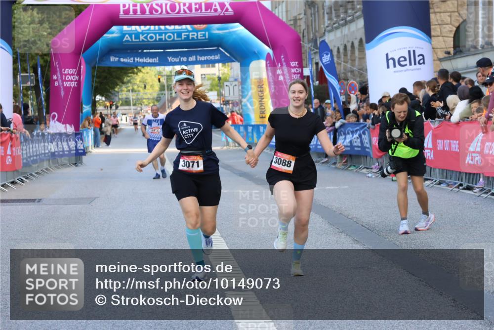 06.09.2026 - CURREX Alsterlauf Strokosch-Dieckow http://msf.ph/oto/10149073 06.09.2026 10:34:20 Ziel 3071, 3088 meine-sportfotos.de